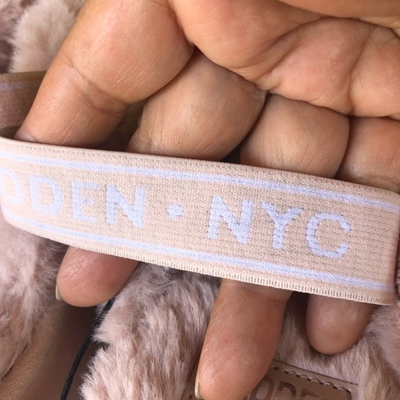 Madden NYC Women’s Barbiecore Faux Fur Crossband Slingback Platform  Slippers 11 - Picture 10 of 10